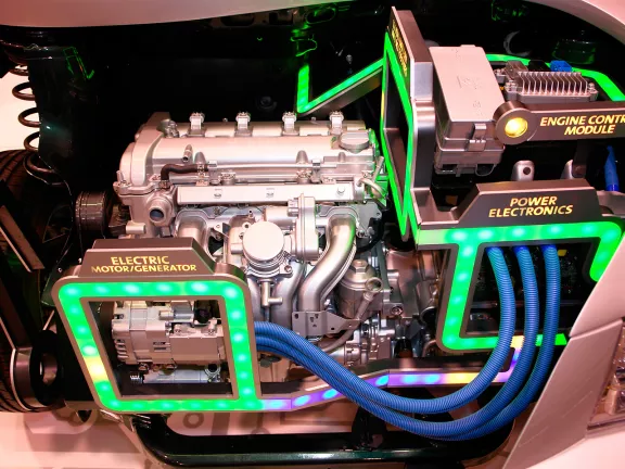 La tua auto elettrica? Possederla, ricaricarla, viverla - 3 Spostati in modo green con la tua prossima auto elettrica. AGN ENERGIA ti propone una wallbox per la ricarica direttamente a casa tua! - 3