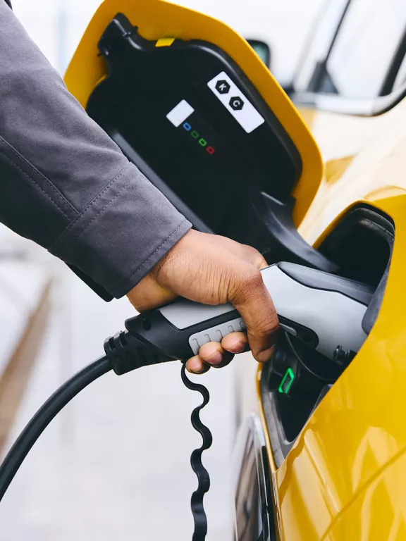 AGN e-DRIVE Wallbox Casa: mobilità elettrica - 3 Scopri con AGNe-drive la nostra wallbox domestica: una stazione di ricarica direttamente a casa tua! Scopri l'offerta! - 3