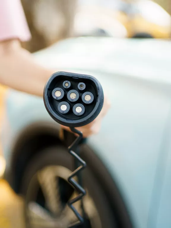 AGN e-DRIVE Wallbox Casa: mobilità elettrica - 4 Scopri con AGNe-drive la nostra wallbox domestica: una stazione di ricarica direttamente a casa tua! Scopri l'offerta! - 4