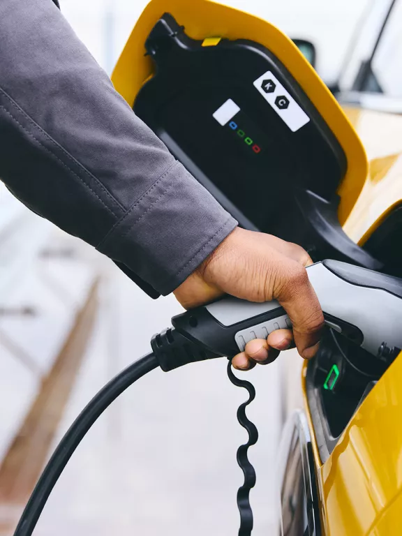 AGN e-DRIVE Wallbox per i condomini - 3 Scopri con AGNe-drive la nostra wallbox domestica: una stazione di ricarica auto direttamente nel tuo condominio! Scopri l'offerta! - 3