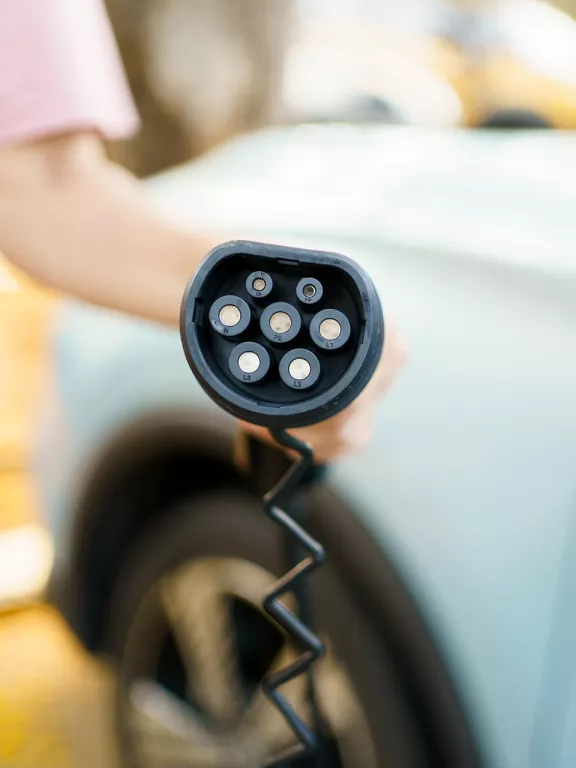 AGN e-DRIVE Wallbox per i condomini - 4 Scopri con AGNe-drive la nostra wallbox domestica: una stazione di ricarica auto direttamente nel tuo condominio! Scopri l'offerta! - 4