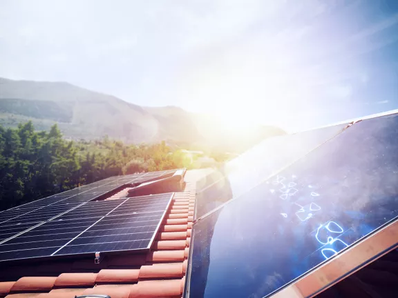 Impianti Solari Fotovoltaici Condomini - 2 Scopri l'offerta Solar AGN ENERGIA. Impianti Fotovoltaici e Solari per i condomini. Soluzioni personalizzate per il tuo bisogno energetico. - 2