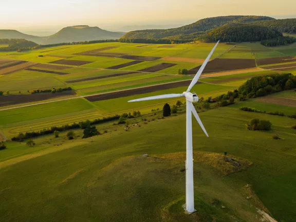 Piccoli accorgimenti per risparmiare energia - 6 Basta poco per migliorare il consumo di energia nelle nostre case. Scopri con AGN ENERGIA come risparmiare sulla bolletta dell'energia. - 6